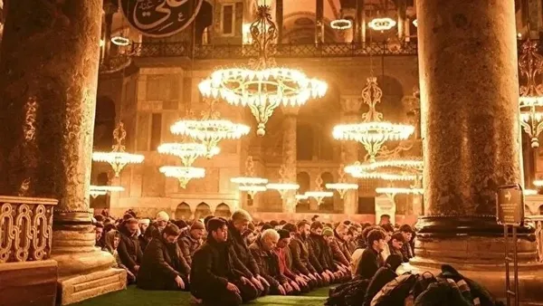 Kadir Gecesi ne zaman başlar ve biter? Kadir Gecesi ibadetleri saat kaçta yapılır?