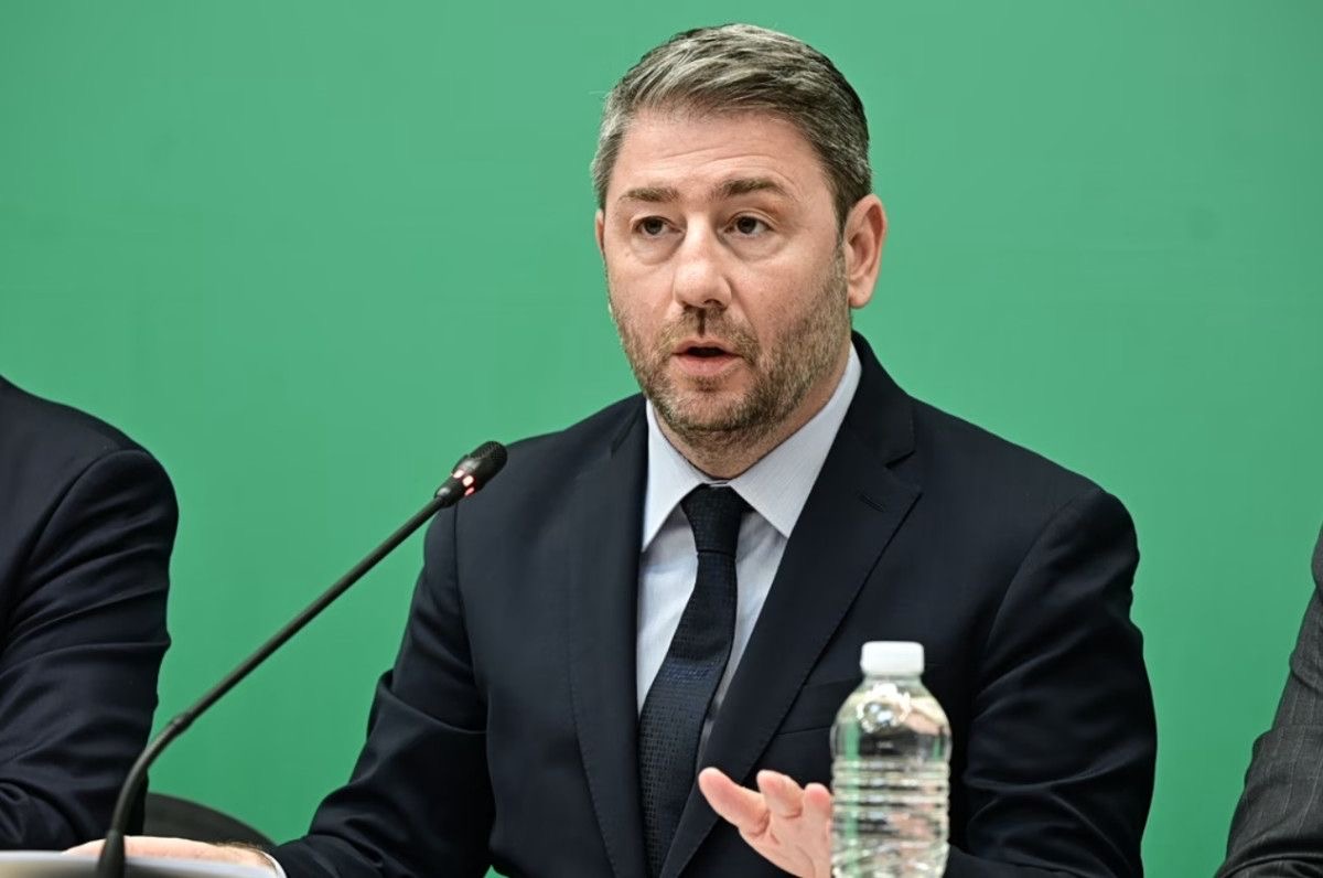 PASOK’TAN ÖZEL BORÇ KRİZİNE KARŞI 11 MADDELİK EYLEM PAKETİ