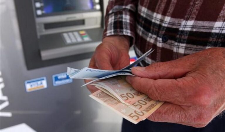 EMEKLİLERE 400 EURO DESTEK VE İKİ AYLIK MAAŞ ÖDEMESİ YAPILACAK